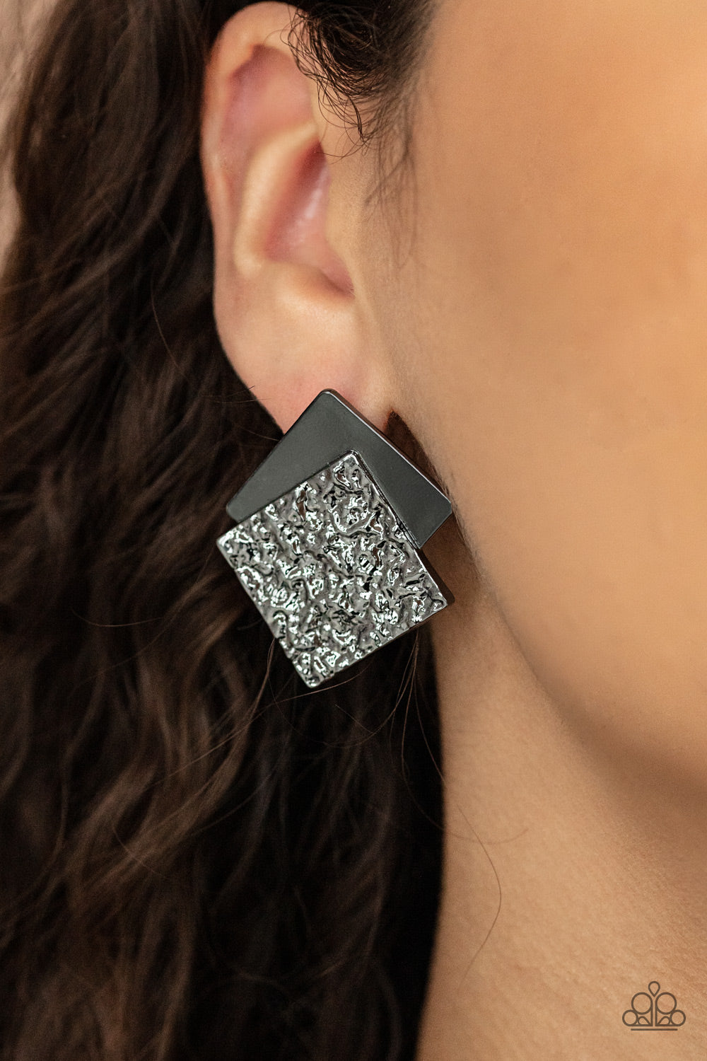 Paparazzi- Square With Style Black Post Earring